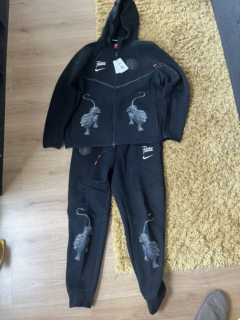 Patta x Nike KNVB Tech Fleece trainingspak, Kleding | Heren, Blauw, Ophalen of Verzenden, Voetbal, Maat 56/58 (XL)