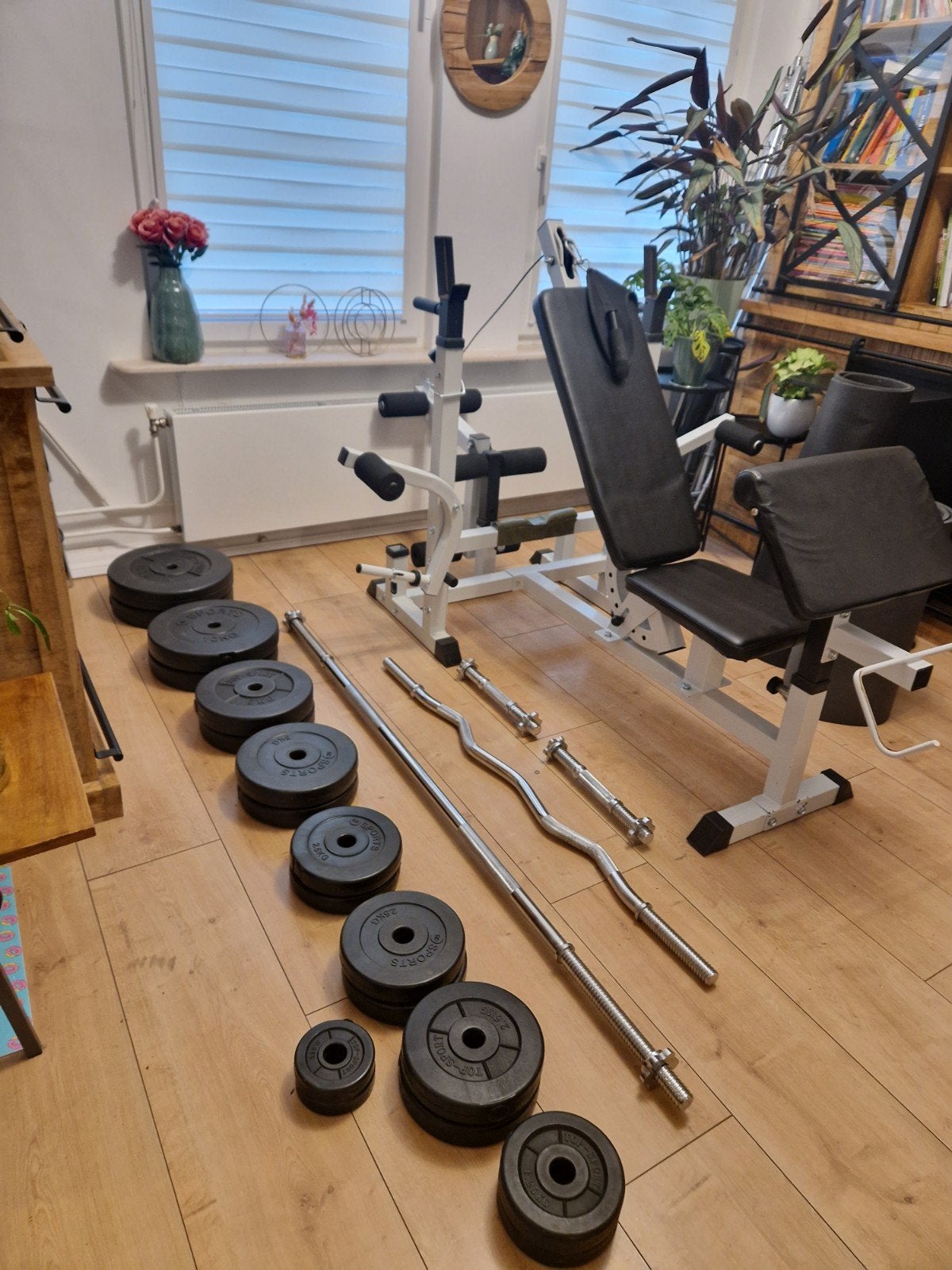 halterbank halterstangen gewichten en ondervloer, Ophalen, Zo goed als nieuw, Fitnessbank