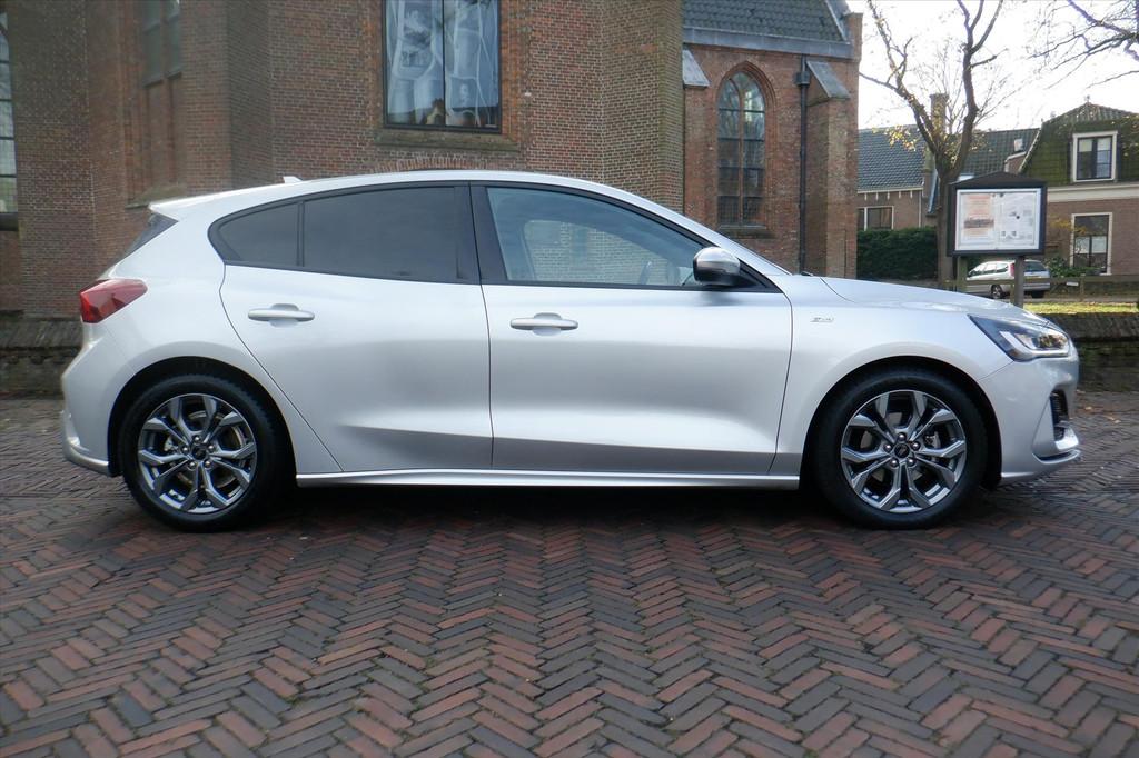 Ford Focus 1.0 EcoBoost Hybrid 125pk ST-Line- AUTOMAAT, 12 maanden, Stof, Gebruikt, 1337 kg