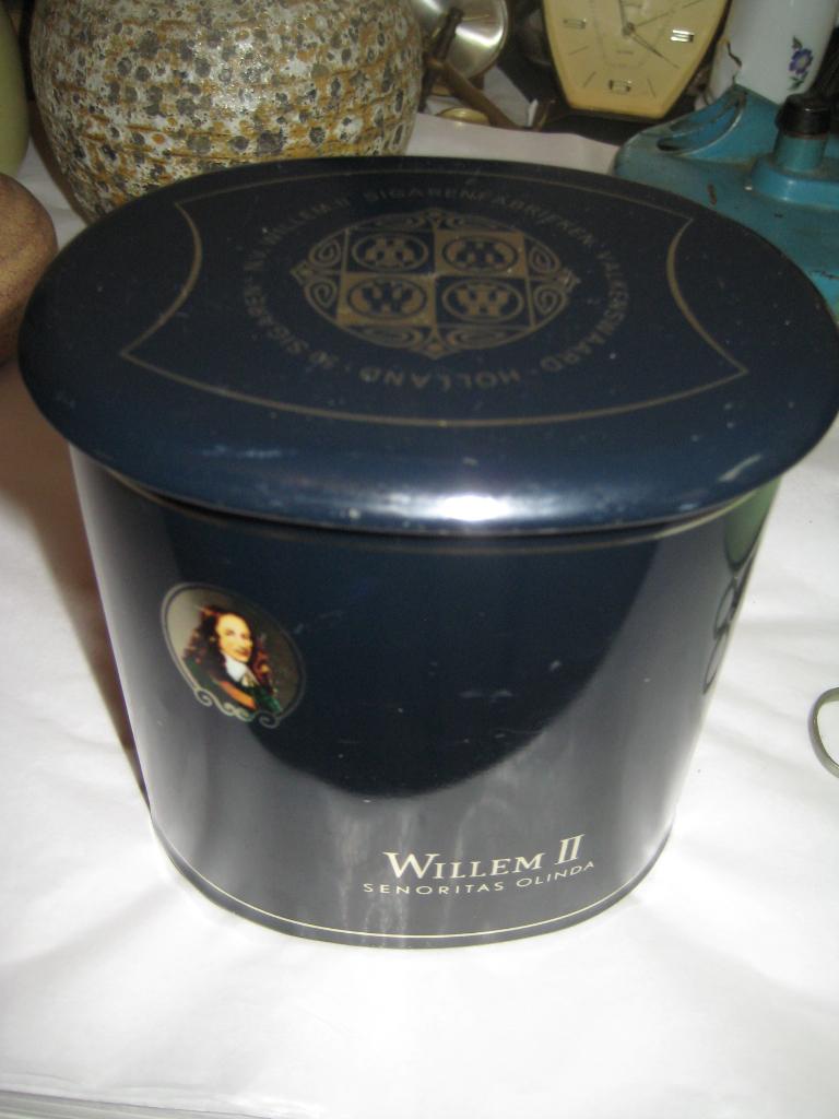 sigaren blik willem II senoritas olanda (ongematteerd), Ophalen of Verzenden, Zo goed als nieuw, Overige