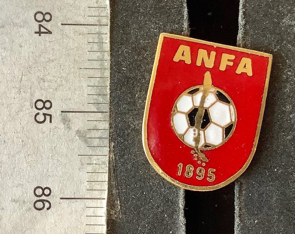 pin, Voetbal, A.N.F.A. emaille (G1, Verzamelen, Speldjes, Pins en Buttons, Ophalen of Verzenden, Nieuw, Sport, Speldje of Pin
