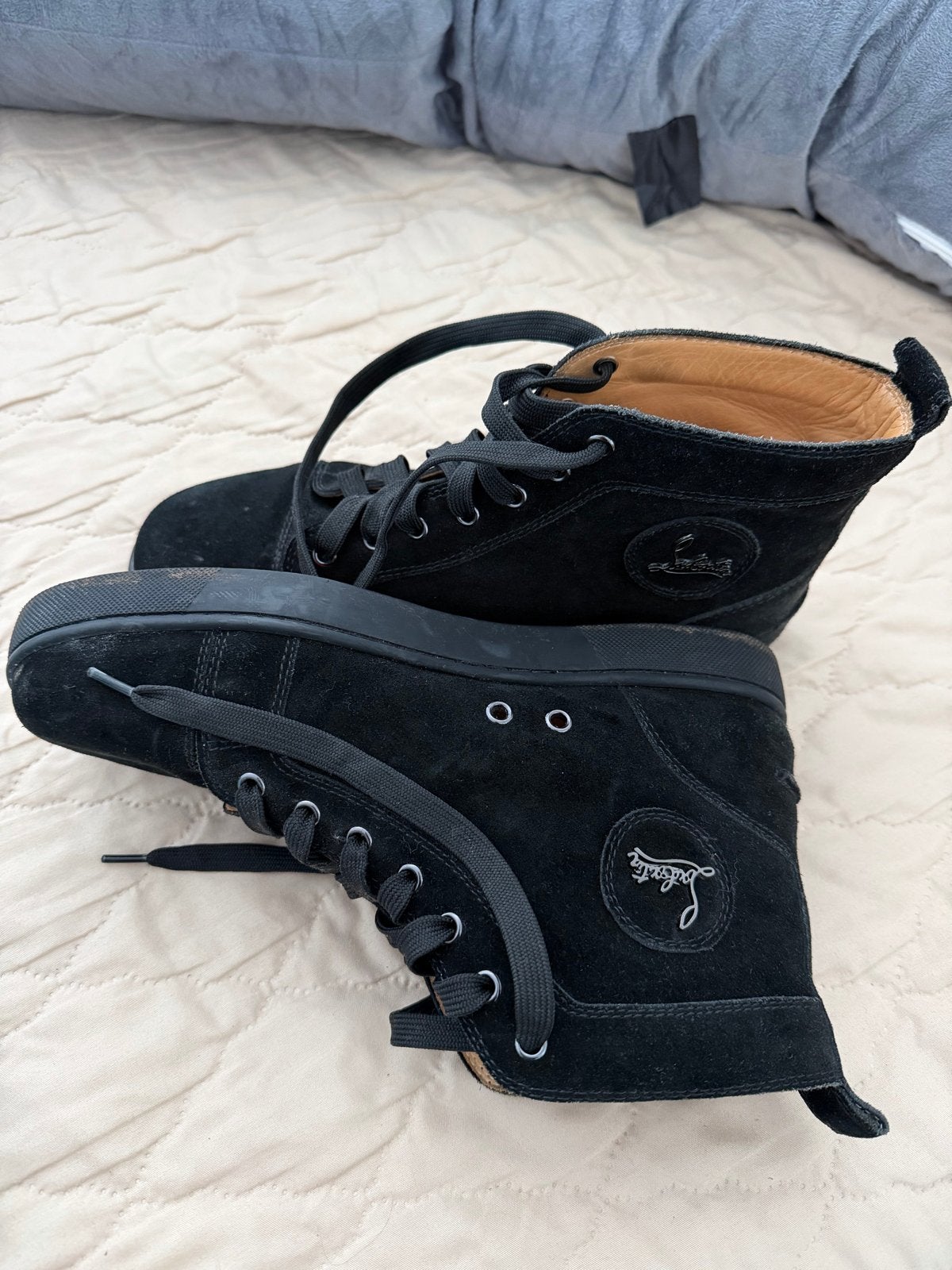 Christian Louboutin Sneakers Zwart Suède, Ophalen of Verzenden, Gedragen, Zwart, Sneakers of Gympen