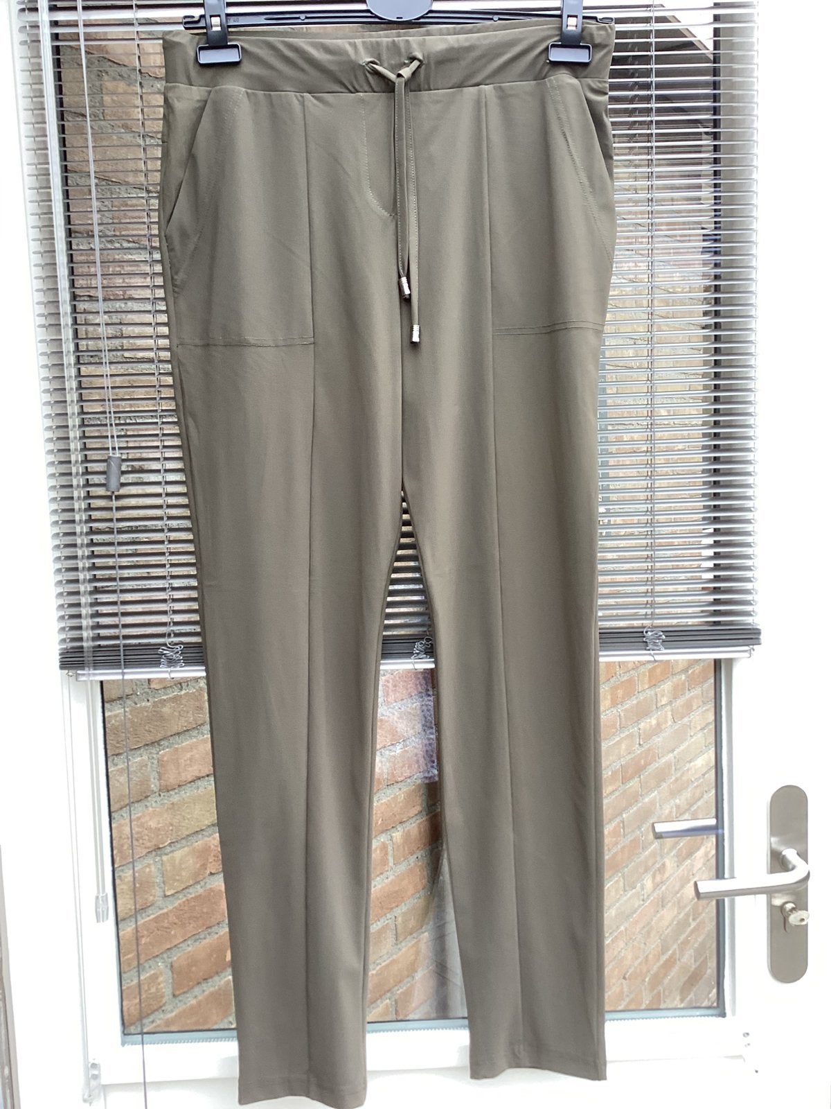 Only M Travelstof broek groen, Maat 38/40 (M), Nieuw, Ophalen of Verzenden, Lang