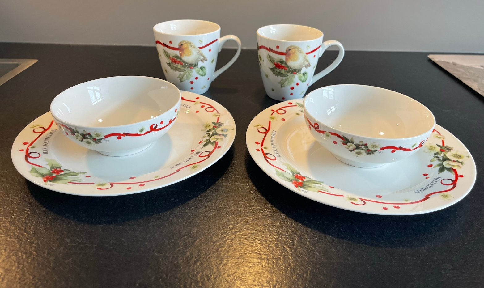 Marjolein Bastin kerstservies,  set 6- delig. Nieuwstaat., Ophalen of Verzenden, Zo goed als nieuw, Bord(en), Overige stijlen