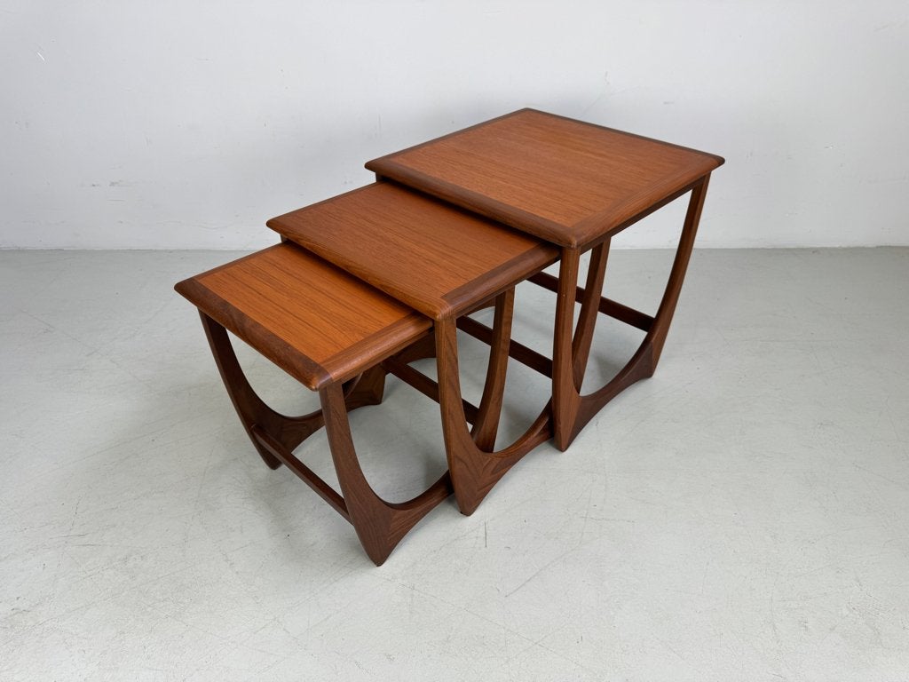 Vintage bijzettafels G-Plan, 45 tot 60 cm, Minder dan 55 cm, Verzenden, Rond