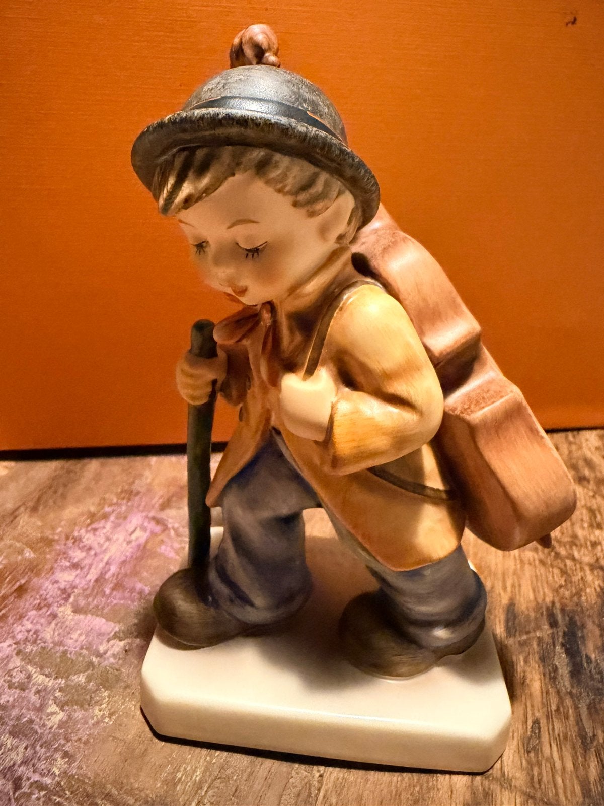 Goebel Hummel 89/I - Little Cellist / Kleine Cellist (‘80), Ophalen of Verzenden, Zo goed als nieuw, Hummel