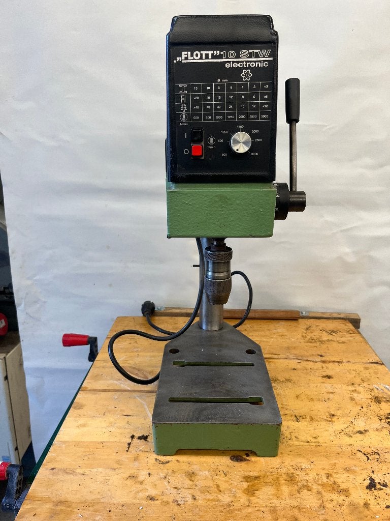 Flott Tafelboormachine, Ophalen, Variabele snelheid, Kolomboormachine, Gebruikt