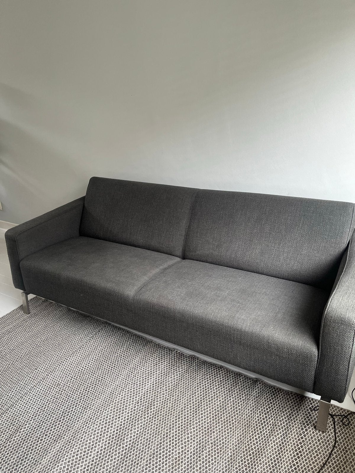 Moderne 2-zitsbank antraciet, Huis en Inrichting, Banken | Bankstellen, Ophalen, Gebruikt, Minder dan 75 cm, Tweepersoons