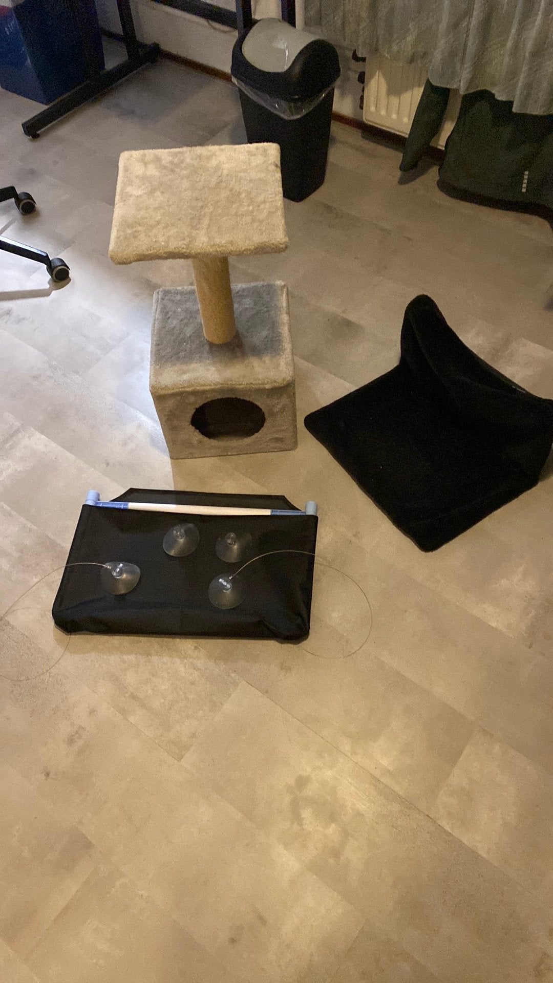 Krappaaltje en 2 hangmatjes voor raam en radiator., Ophalen, Gebruikt
