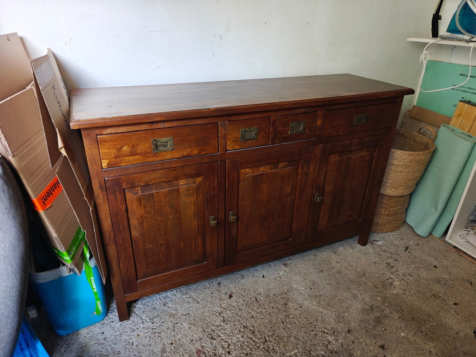 Massief houten kast, Ophalen