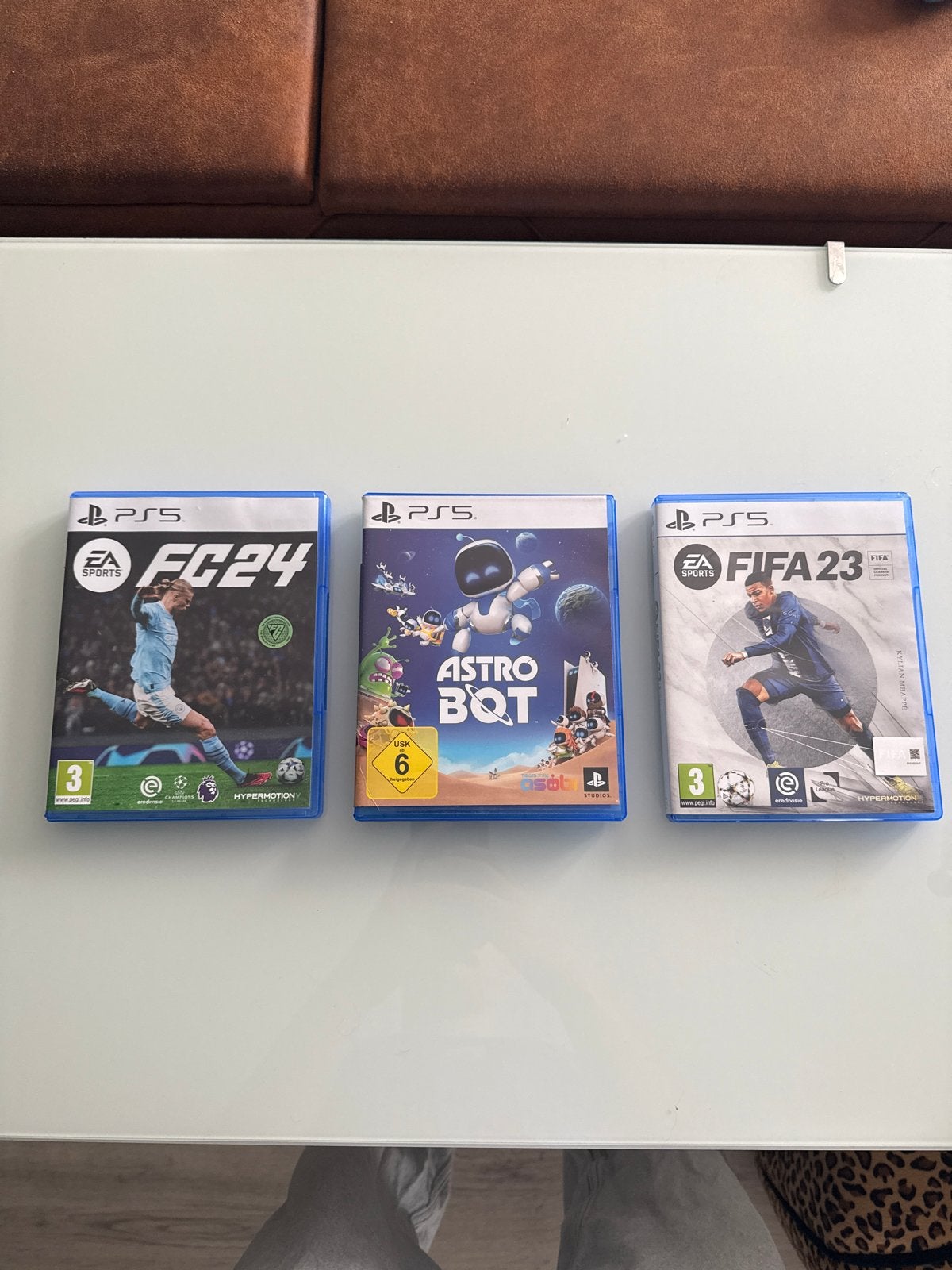 PS5 pakket: FC24, Astrobot en FIFA 23, Gebruikt, Eén computer, Ophalen of Verzenden, Sport