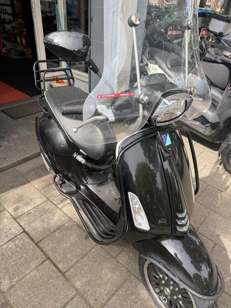 Vespa Sprint 13k km 2018 te koop, Fietsen en Brommers, Scooters | Vespa, Ophalen, Gebruikt, Vespa S, Benzine