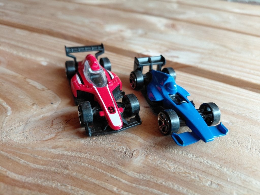 2 Hotwheels F1 auto´s, Kinderen en Baby's, Speelgoed | Speelgoedvoertuigen, Ophalen of Verzenden, Zo goed als nieuw
