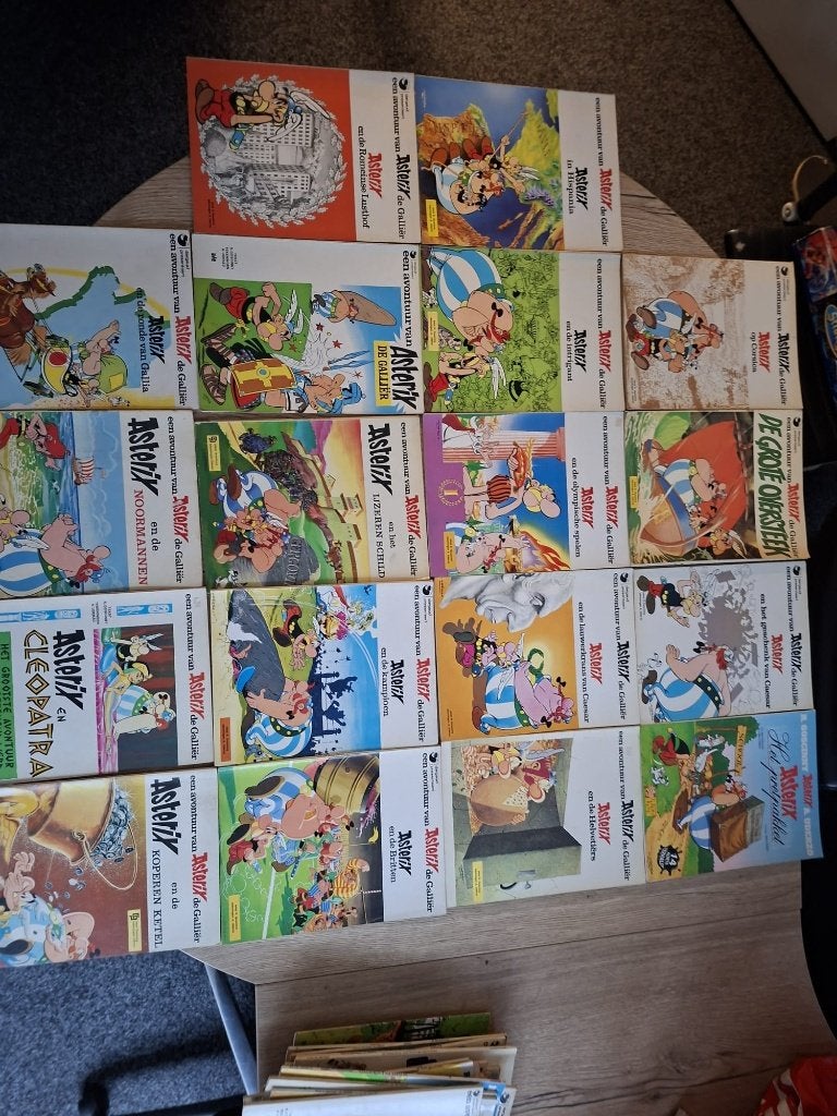 Asterix en obelix, Boeken, Meerdere stripboeken, Ophalen, Zo goed als nieuw