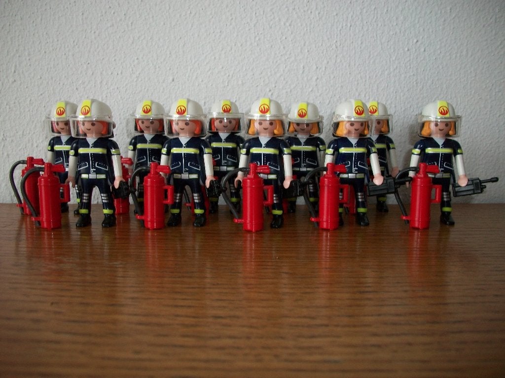 Brandweervrouwen met brandblusser en portofoon, Ophalen of Verzenden, Nieuw, Complete set