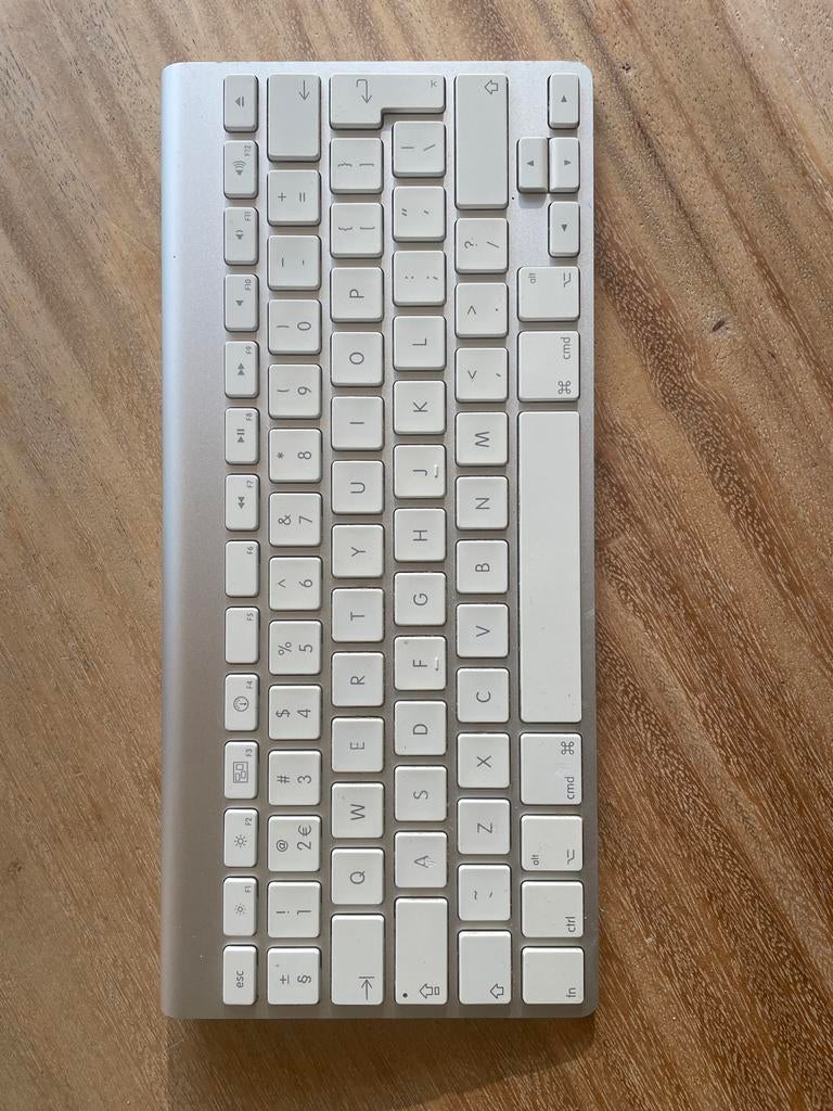 Apple Magic Keyboard A1314 - Draadloos Qwerty Toetsenbord, Computers en Software, Toetsenborden, Ophalen of Verzenden, Qwerty