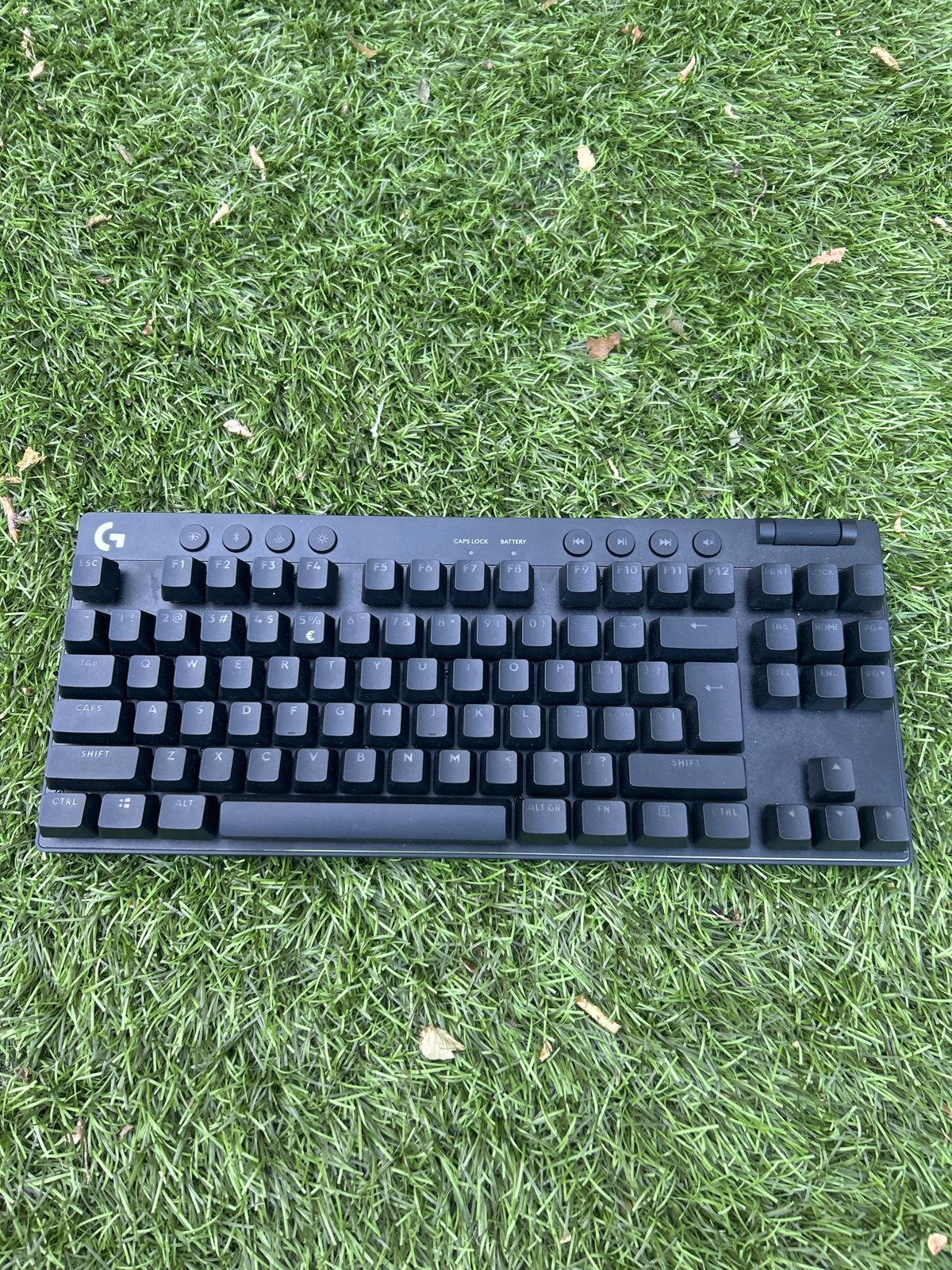 Logitech Toetsenbord met beschermdoos, Computers en Software, Ophalen, Gebruikt, Multi-device, Draadloos