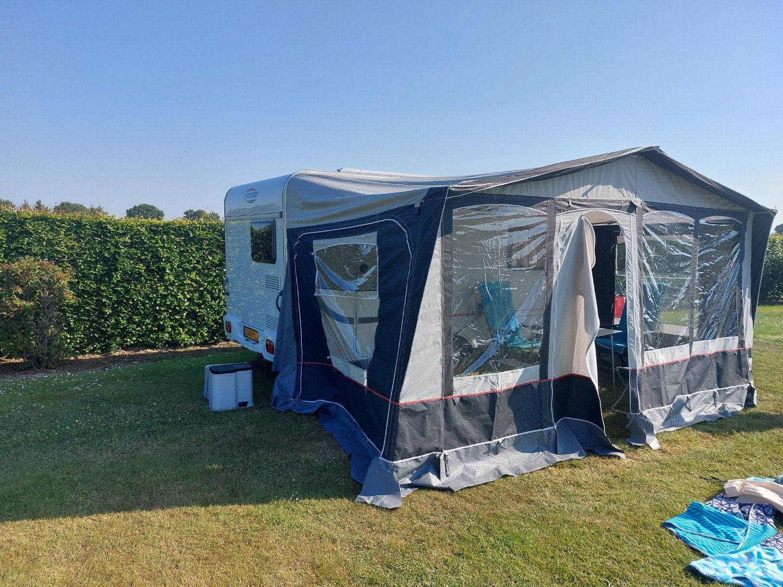 Ruime voortent voor caravan - Zo goed als nieuw, Caravans en Kamperen, Voortenten en Luifels, Ophalen of Verzenden, Zo goed als nieuw