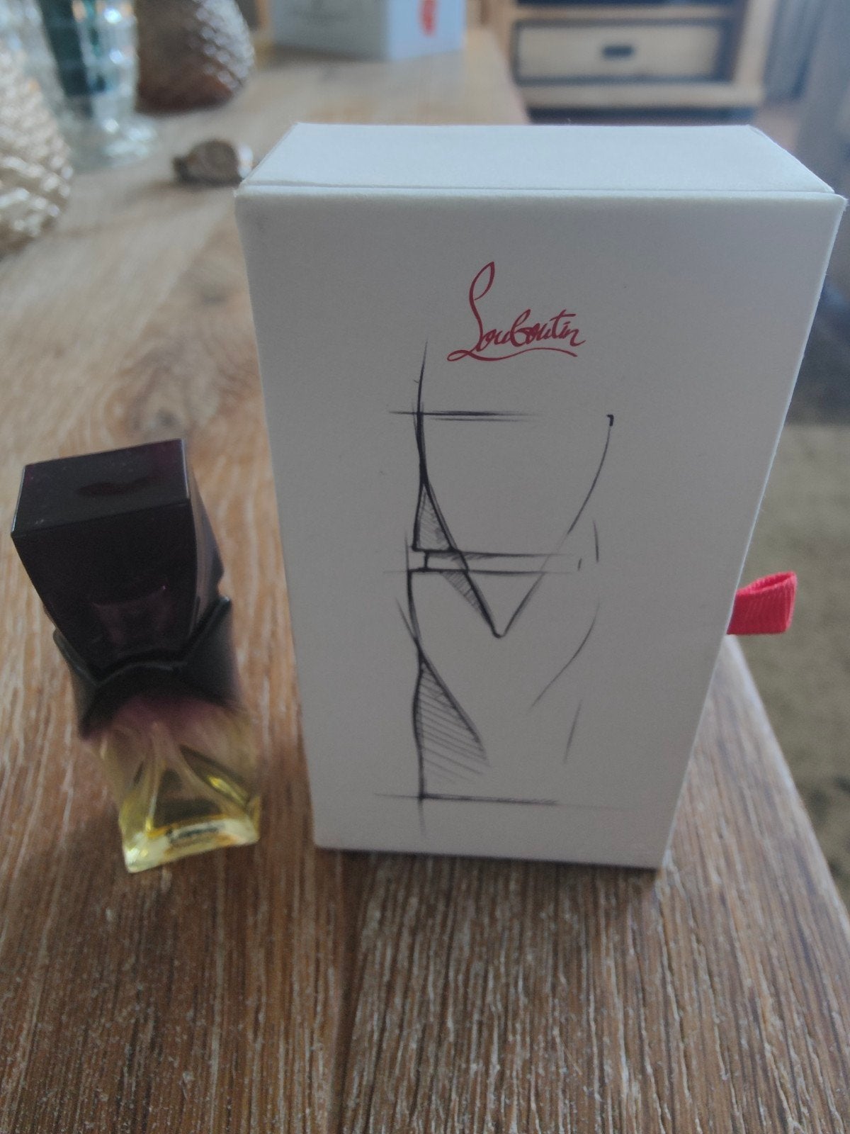 Louboutin miniatuur parfumflesje (leeg) met doosje, Verzamelen, Ophalen of Verzenden, Zo goed als nieuw, Miniatuur