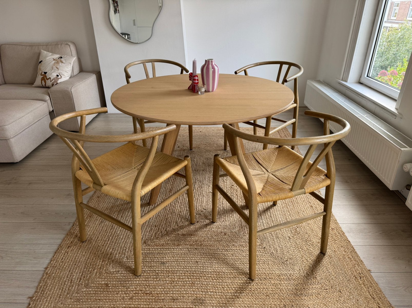 Complete eethoek | Bolia Soft Mood + 4 Wishbone stoelen +, Ophalen, Zo goed als nieuw, Scandinavisch, 4 tot 6 stoelen