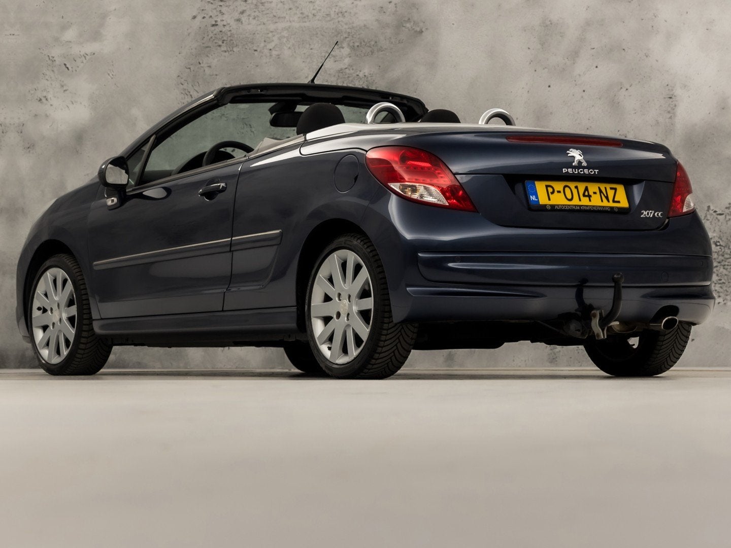 Peugeot 207 CC 1.6 VTi Griffe (CLIMATE, TREKHAAK, CRUISE, SP, Voorwielaandrijving, Euro 5, Gebruikt, Zwart