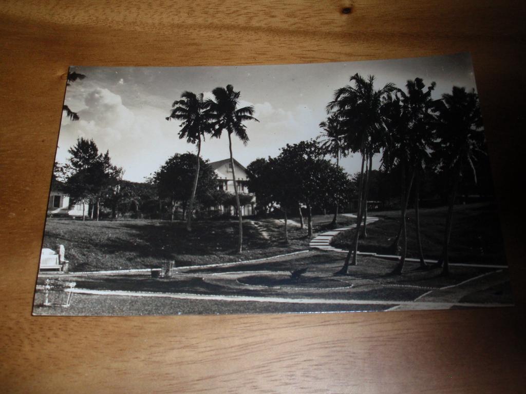 Fotokaart Ned Indie Sabang Europees Huis Kijkend over Baai, Verzenden, 1920 tot 1940, Buiten Europa
