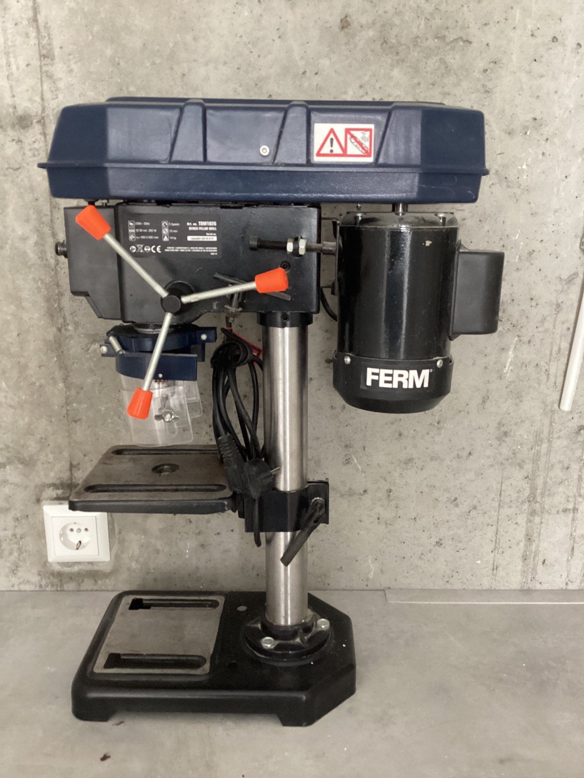 Kolomboor Ferm, Ophalen, Variabele snelheid, Zo goed als nieuw, Minder dan 400 watt
