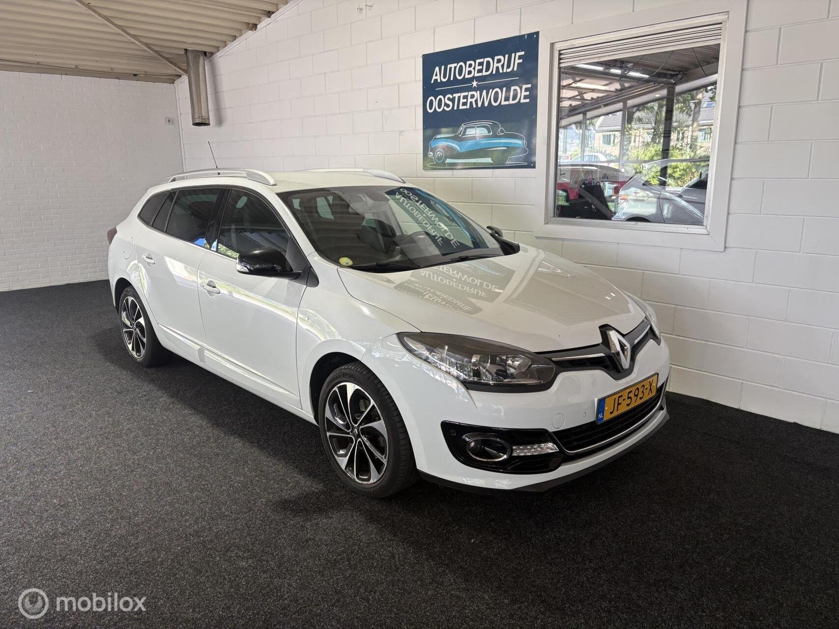 Renault Megane Estate 1.5 dCi Bose Navi - Apk - Cruise - Pdc, Voorwielaandrijving, Parkeersensor, Stof, Gebruikt