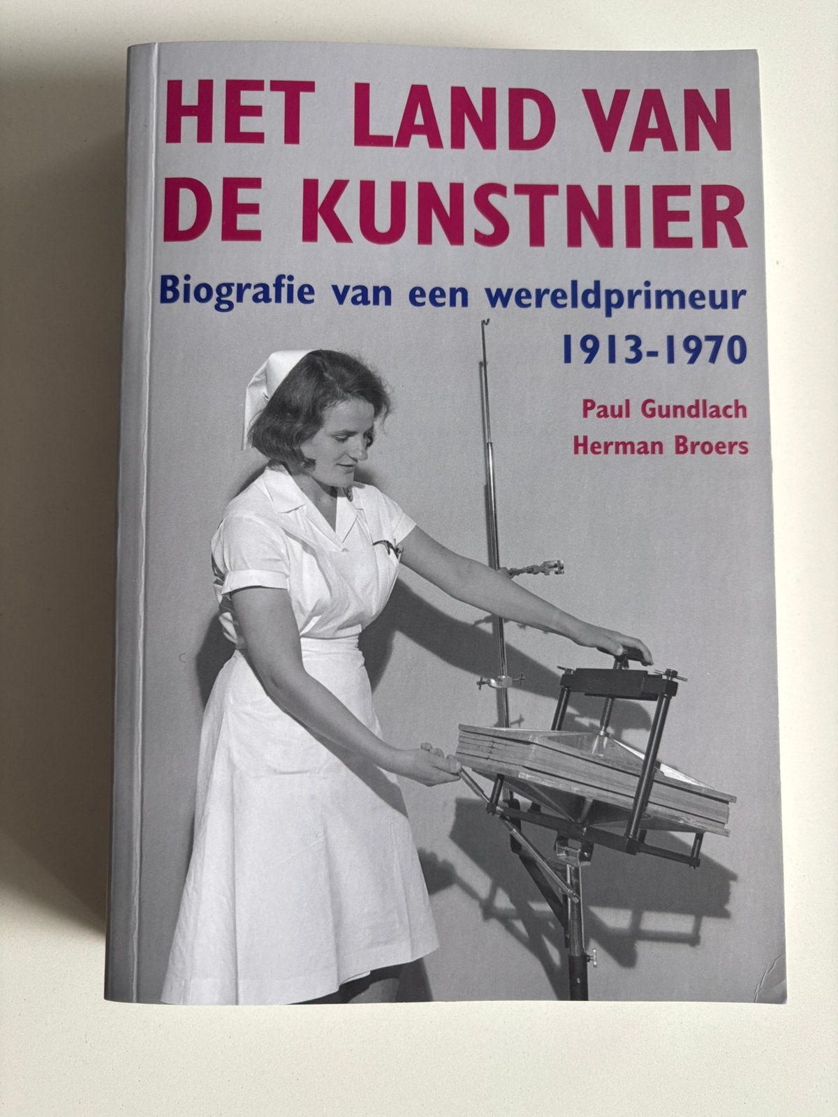 Het land van de kunstnier - Nieuw!, Boeken, Ophalen of Verzenden, 20e eeuw of later, Nieuw