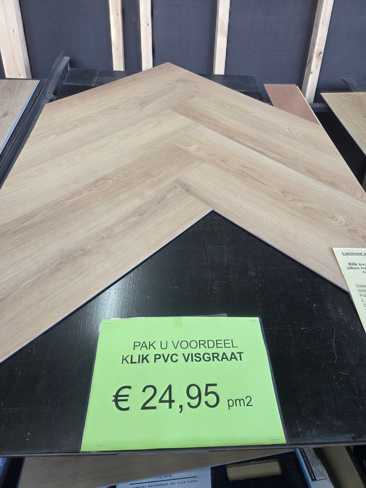click pvc visgraat mast nt-005 met geïntegreerde ondervloer