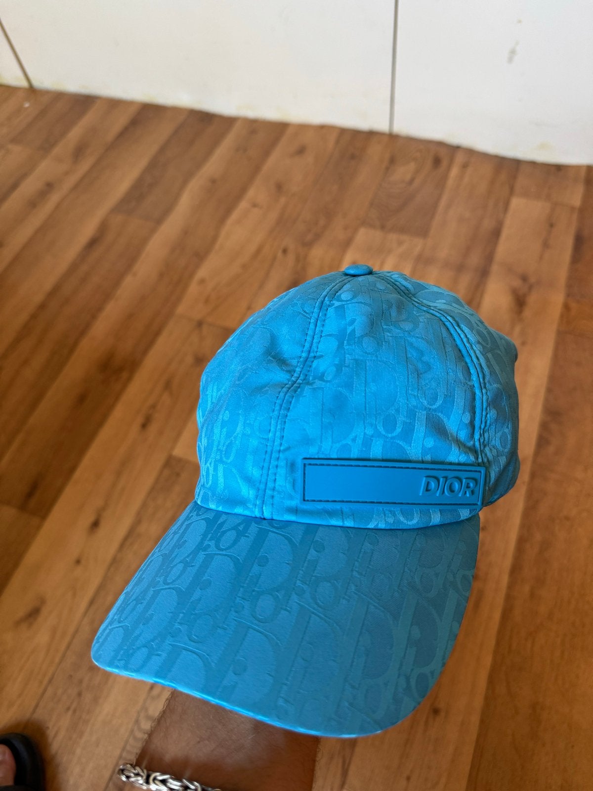 Dior Pet - Blauw met monogram, Kleding | Dames, Ophalen of Verzenden, Zo goed als nieuw, Pet