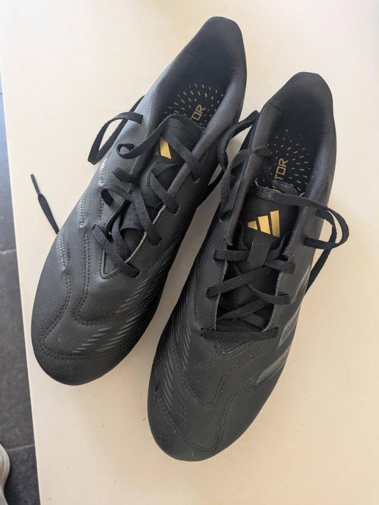 Voetbalschoenen maat 44FR - Zo goed als nieuw, Maat XS of kleiner, Ophalen of Verzenden, Zo goed als nieuw, Schoenen