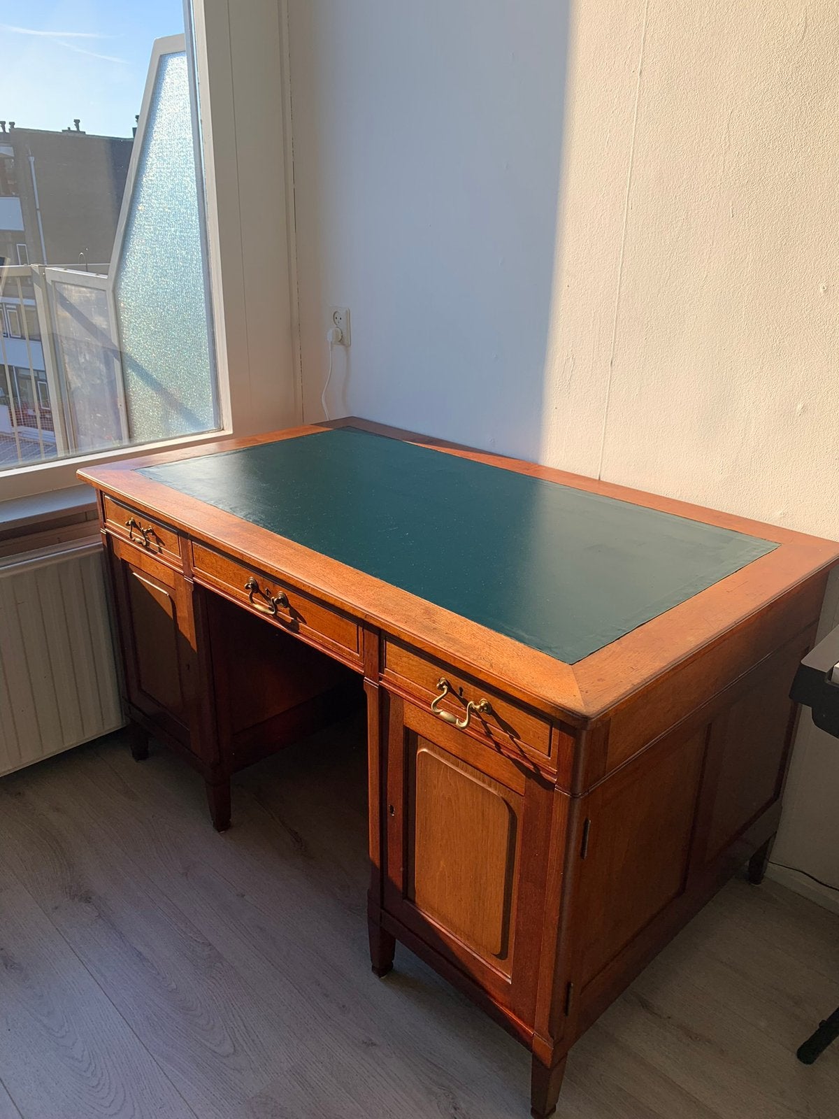 Antique English desk/Engels bureau, Ophalen