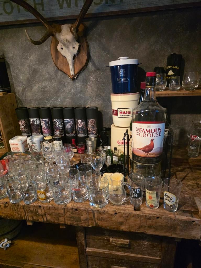 Whisky glazen, lege flessen, asbakken, reclame, kokers, enz, Ophalen of Verzenden, Gebruikt, Overige gebieden, Overige typen