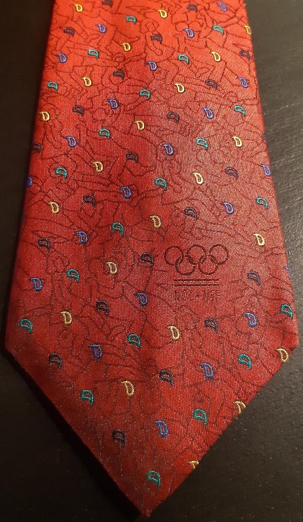 NOC NSF stropdas rood Olympische Spelen, Kleding | Heren, Ophalen of Verzenden, Nieuw, Rood