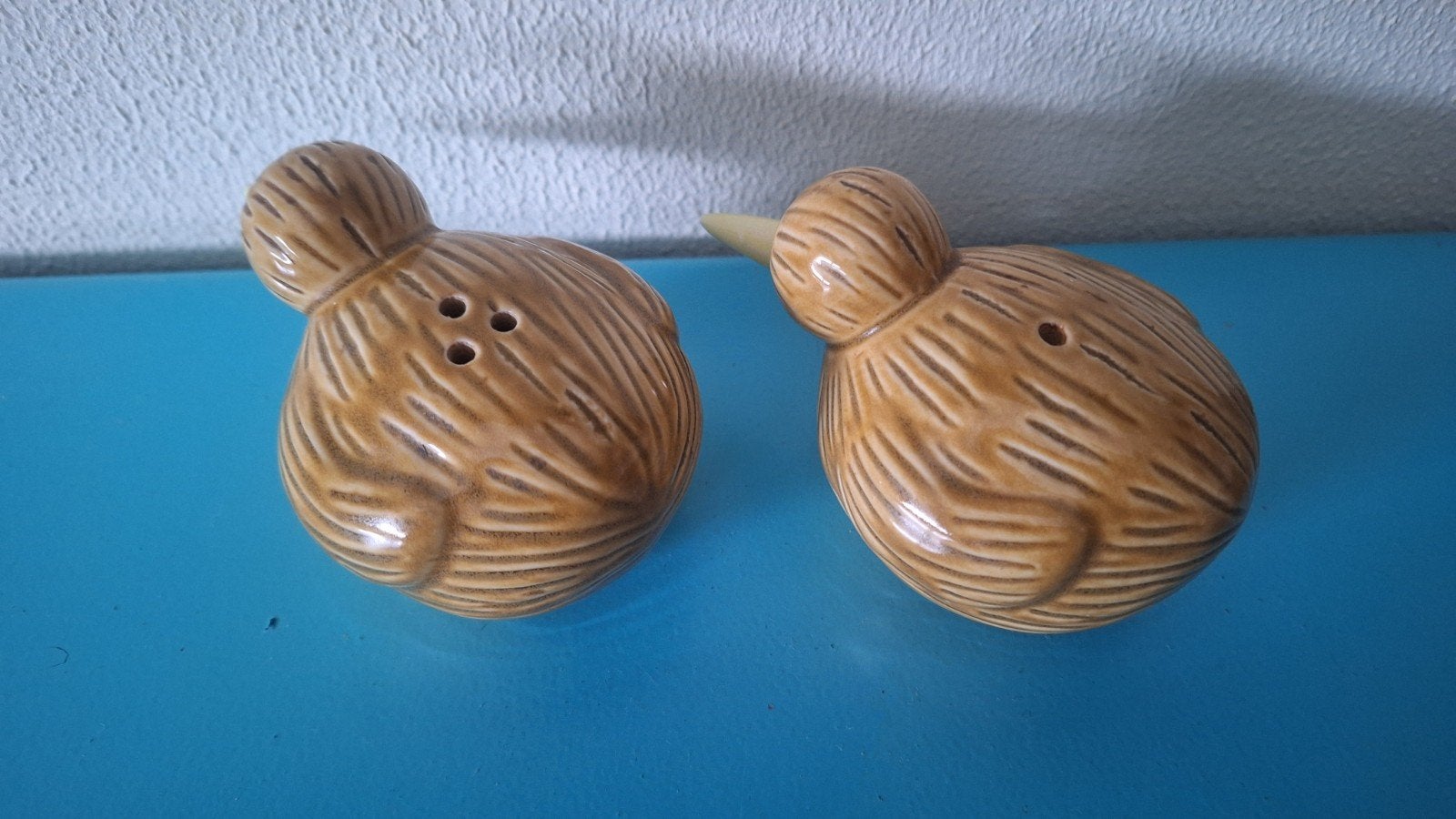 Vintage Kiwi Vogel Zout- en Peperstel in Houten Mandje, Ophalen of Verzenden, Steen/keramiek, Overige typen, Gebruikt