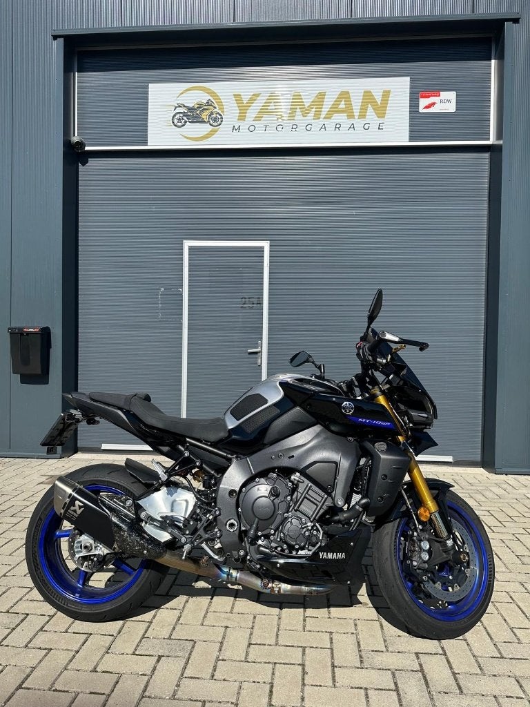 Yamaha MT 10SP 2023 VOL OPTIES AKRA EN MEER, Occasion, 4 cilinders, Motorrijbewijs A, Handvatverwarming