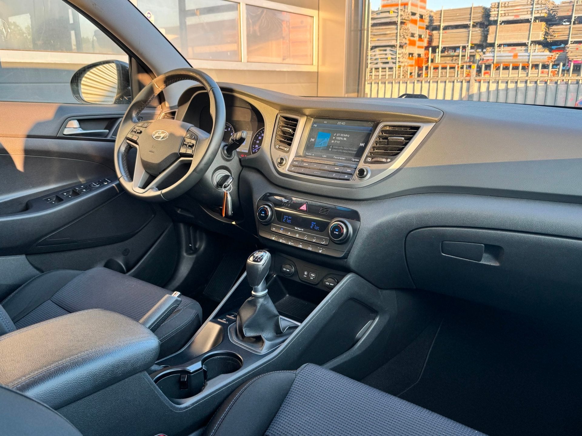 Hyundai Tucson 1.6 GDi Comfort Black Edition | Trekhaak | De, Auto's, Voorwielaandrijving, Stof, Gebruikt, 4 cilinders