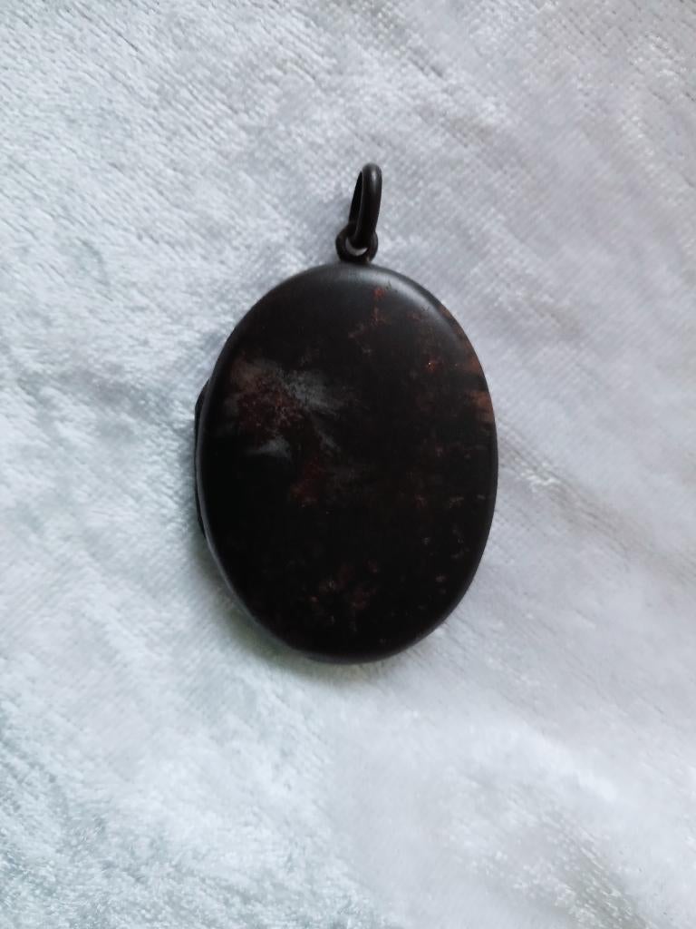 Bijzonder Antiek Metalen Medaillon, Verzenden, Overige materialen, Hanger