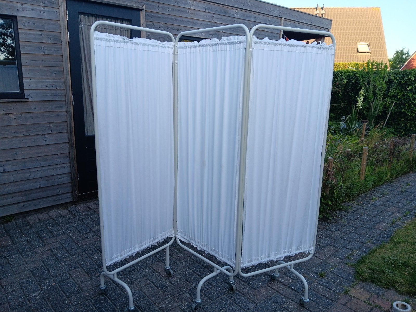 Vintage ziekenhuis kamerscherm op wielen, Huis en Inrichting, Woonaccessoires | Kamerschermen, Ophalen, Gebruikt
