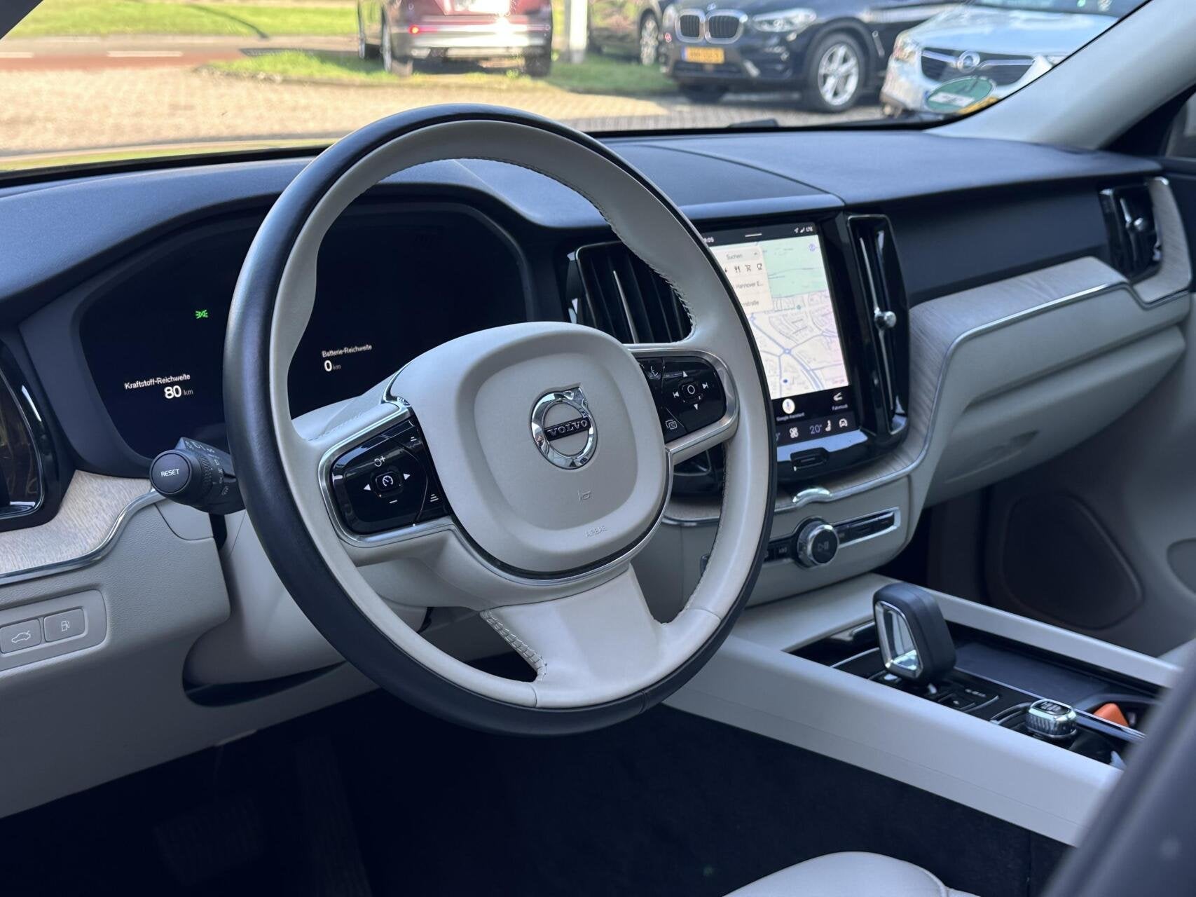 Volvo XC60 2.0 T6 Plug-in hybrid AWD Camera, Carplay, Navi.., Auto's, Automaat, Gebruikt, 2063 kg, 4 cilinders