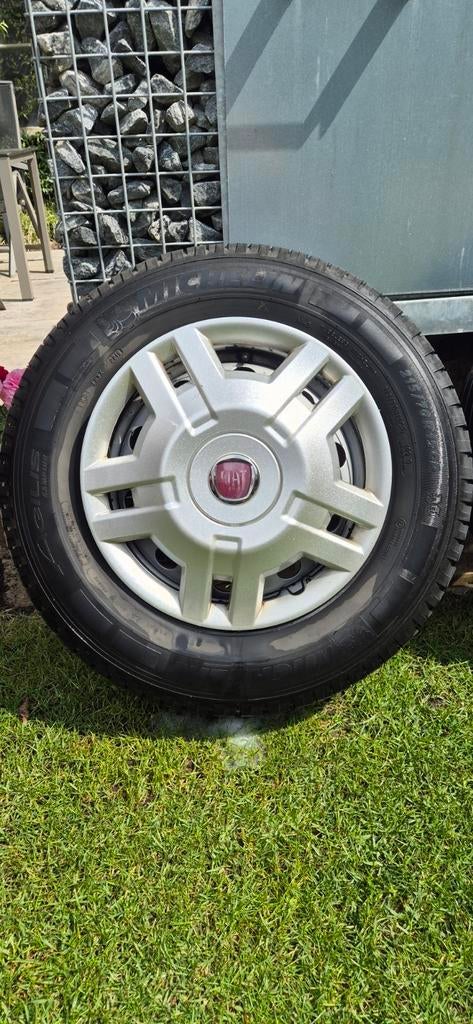 215/70 R15 CP 109Q Banden met velgen 5x118 ET68, Ophalen, 15 inch, Band(en), Zomerbanden