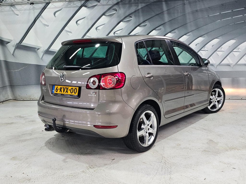 Volkswagen Golf Plus 1.6 TDI Trendline BlueMotion, Auto's, Volkswagen, Euro 5, Gebruikt, 4 cilinders, Bruin