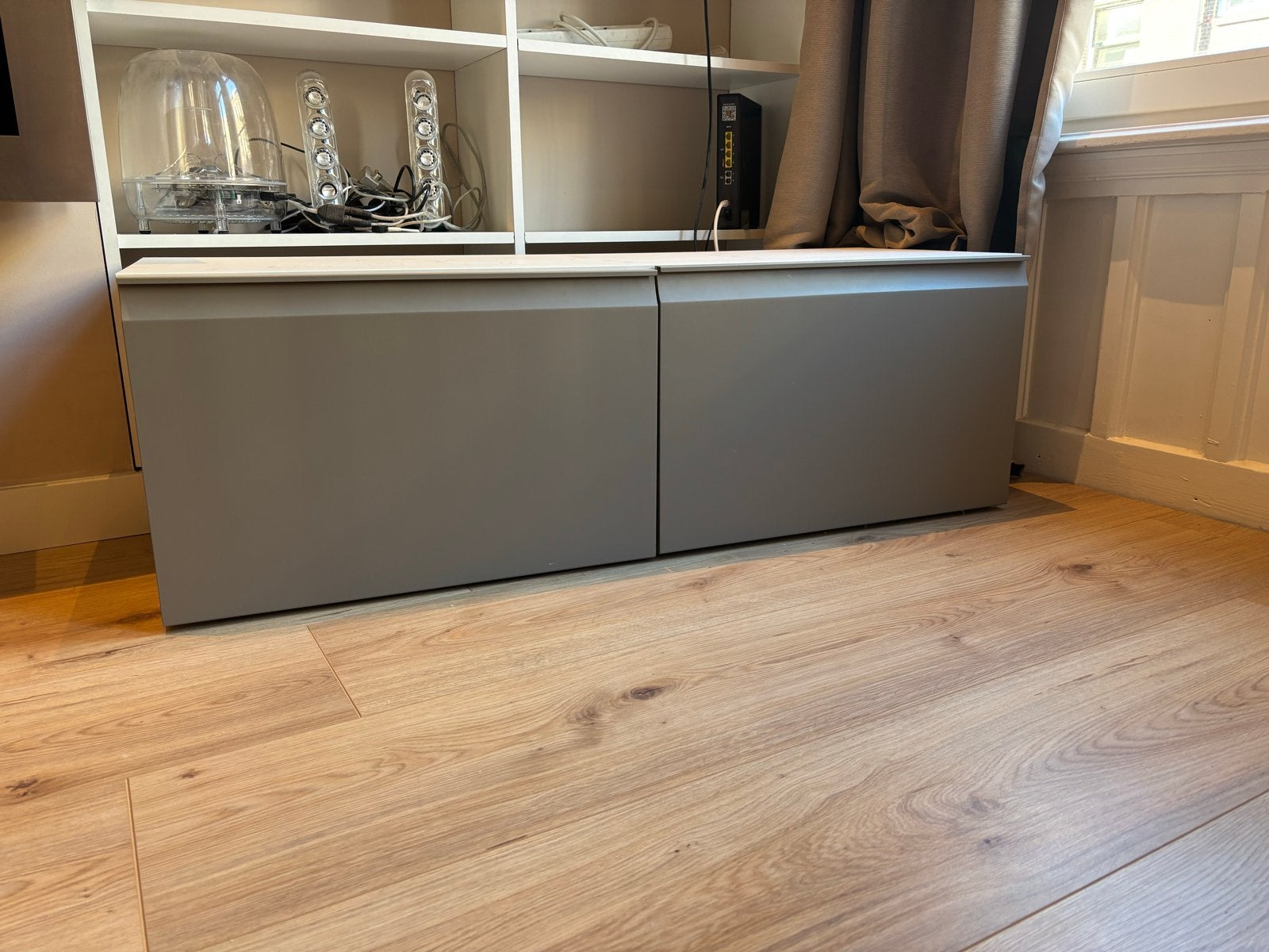 IKEA Besta TV-meubel met deuren - Donker beige, Ophalen, Overige materialen, Gebruikt, 100 tot 150 cm