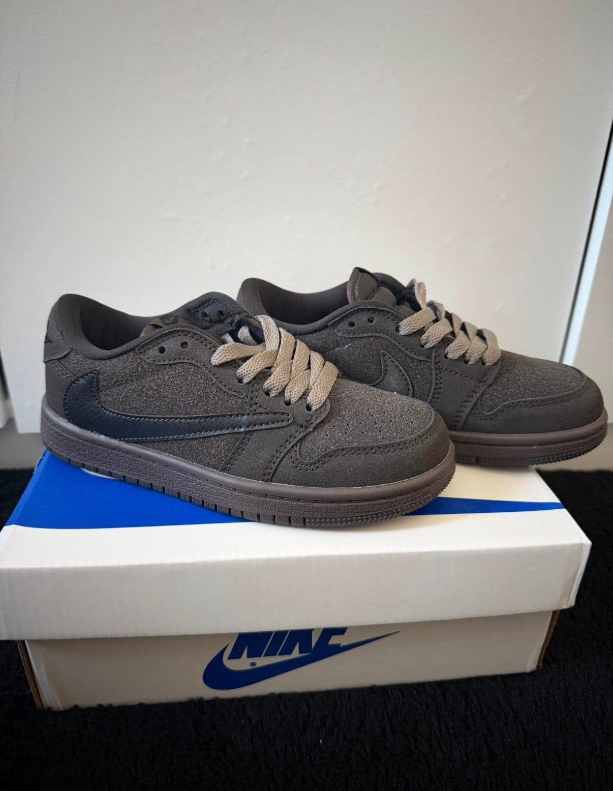 Nike Air Jordan 1 Low Travis Scott Black Phantom Kids EU31, Schoentjes, Jongetje of Meisje, Nieuw, Ophalen of Verzenden