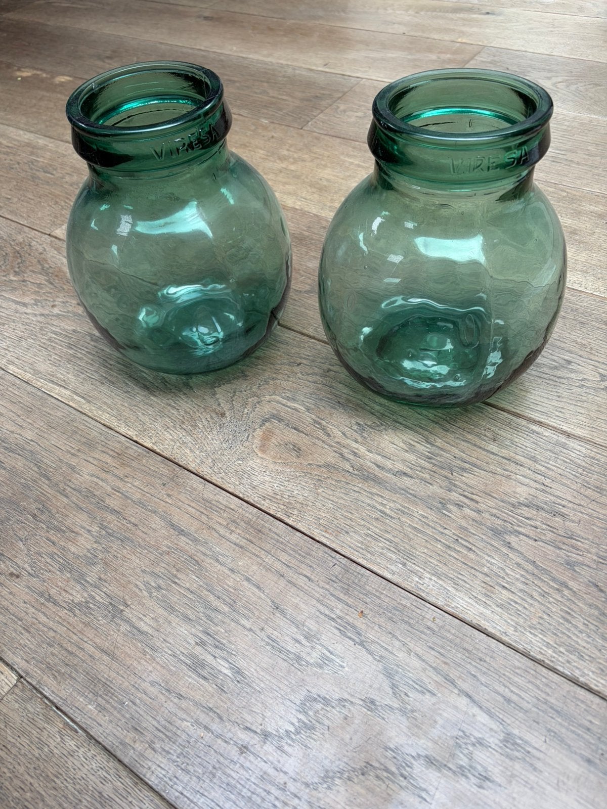 Twee vintage bolvazen Viresa, Huis en Inrichting, Woonaccessoires | Stolpen, Ophalen, Zo goed als nieuw