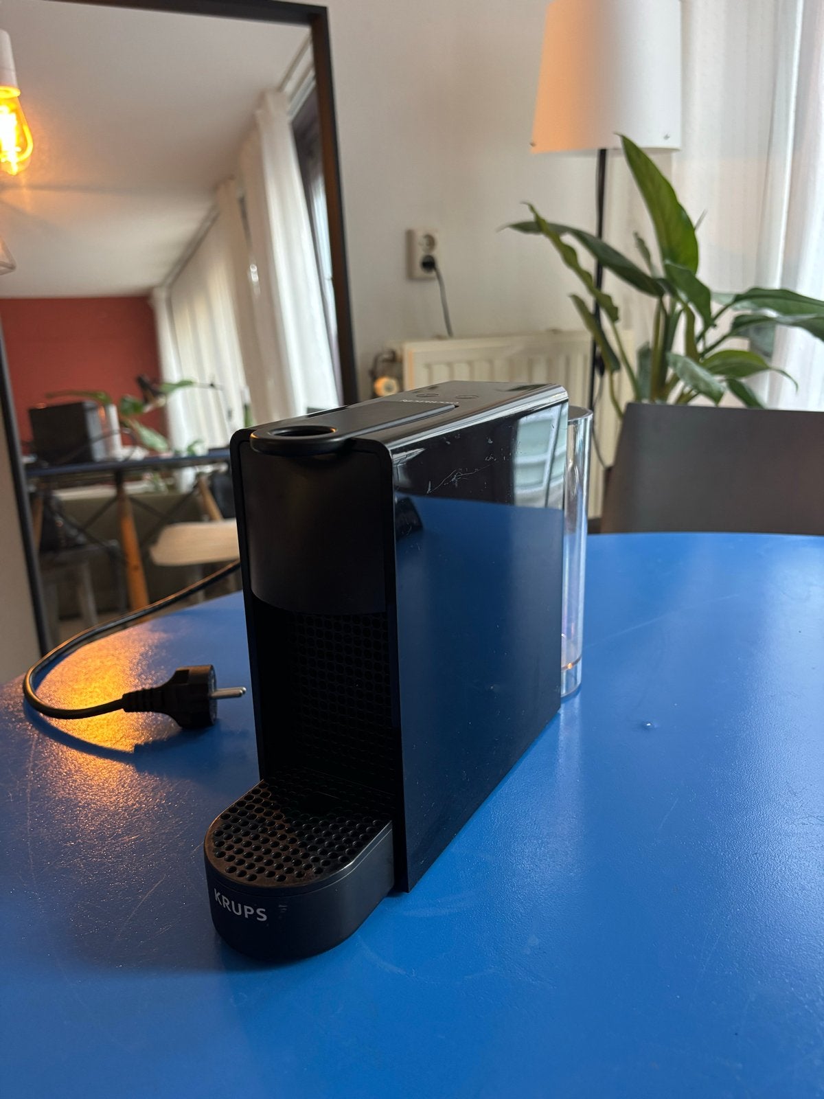 Foto 4 van Nespresso Krups Essenza Mini - Zwart