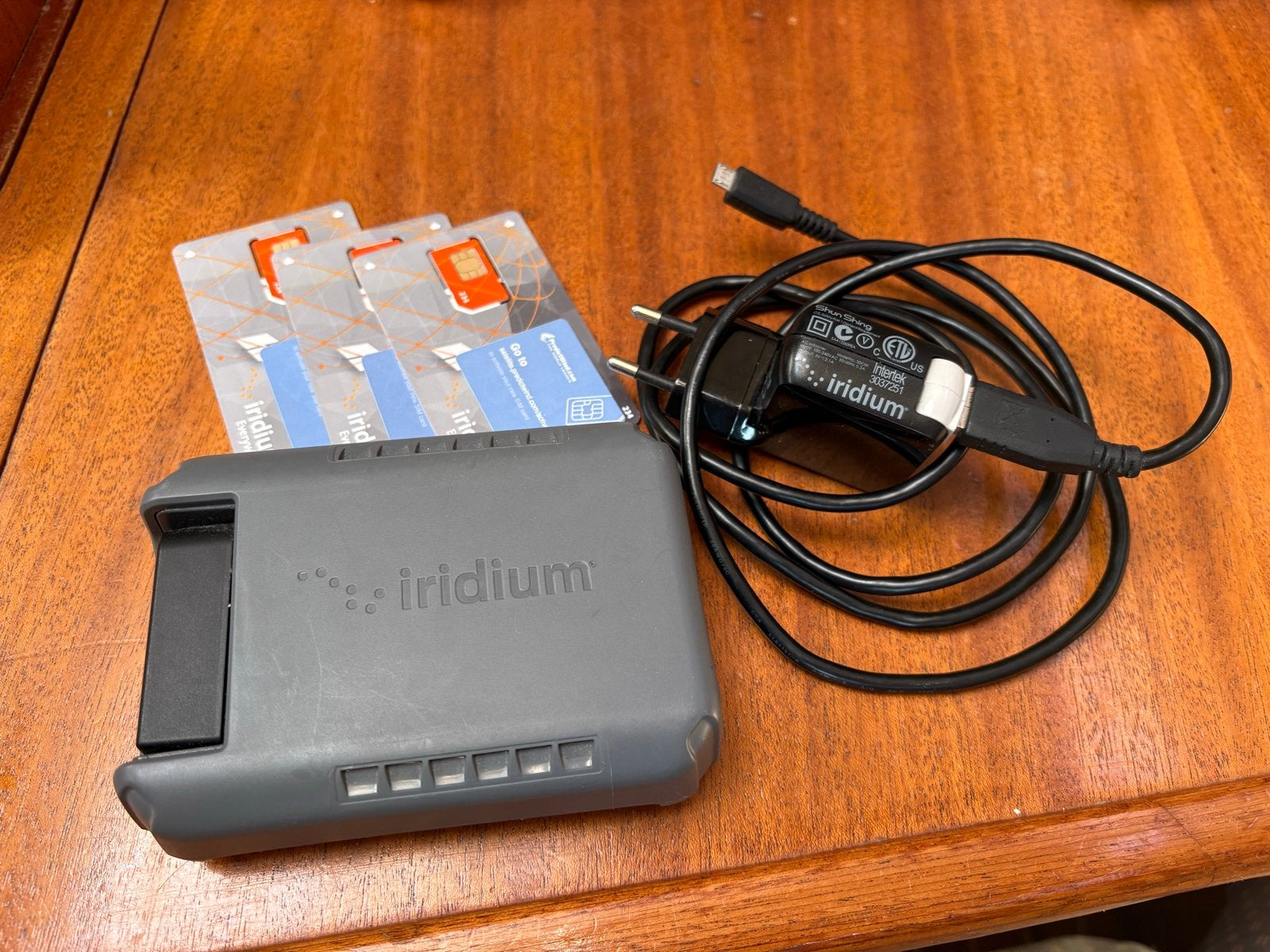 Iridium GO! met lader en 3 Predictwind SIM-kaarten, Ophalen of Verzenden, Gebruikt, Overige typen