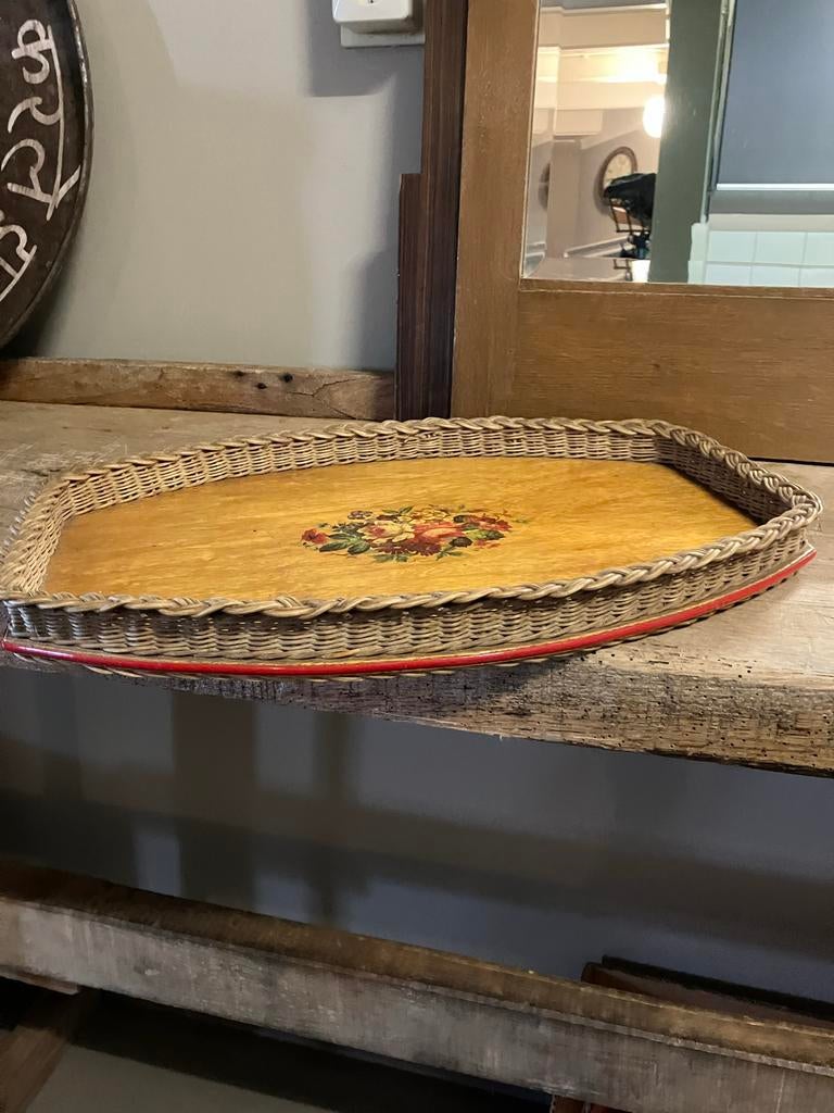 Vintage rieten dienblad met bloemmotief, Antiek en Kunst, Antiek | Schalen, Ophalen of Verzenden