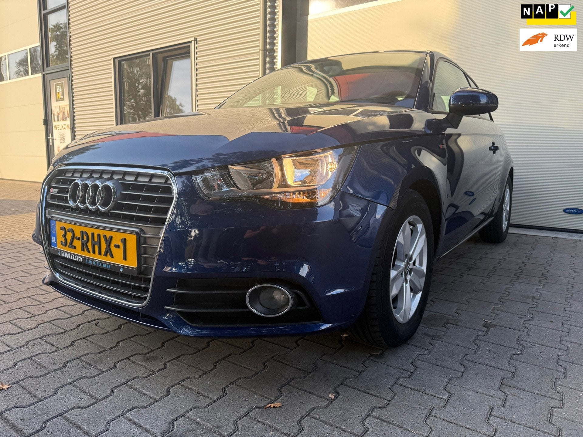 Audi A1 1.2 TFSI Attraction Pro Line Business, Auto's, Voorwielaandrijving, Euro 5, 4 cilinders, Origineel Nederlands